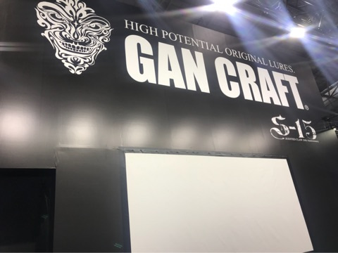 o0480036014368792416